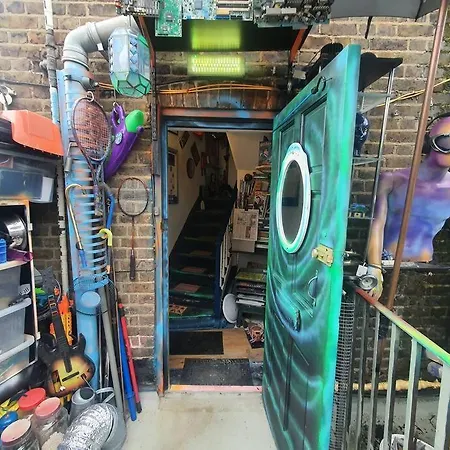 Cyber-Art Studio In Camden London Exterior photo